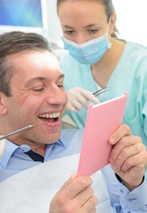 patient visiting dentist in Dahlgren
